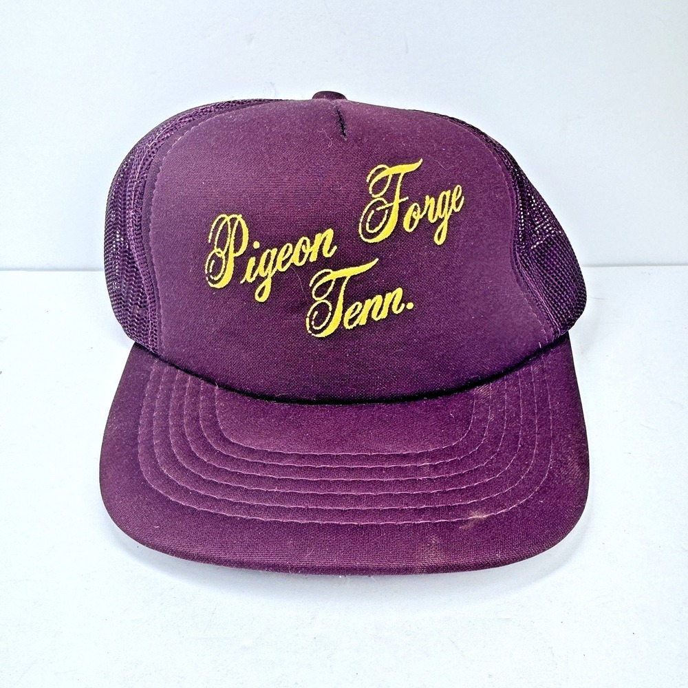 Vintage Pigeon Forge Tennessee Trucker Hat Mesh‎ Snapback USA Maroon